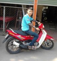 cậu bé mê xe