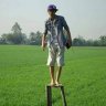 em còn nhỏ xin chỉ em